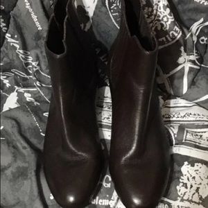 Brown leather size 8 Marc Fisher Booties